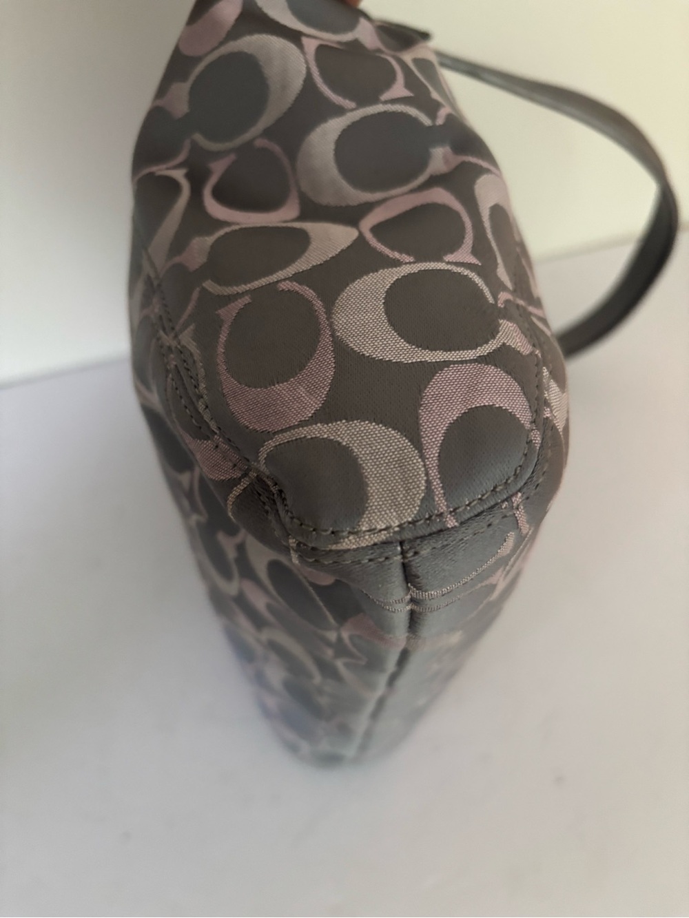 Like new Coach Ashley crossbody bag - Picture 8 of 12